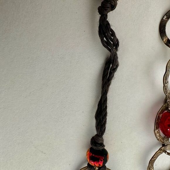 Silver tone and red  circle choker  necklace - Picture 7 of 8